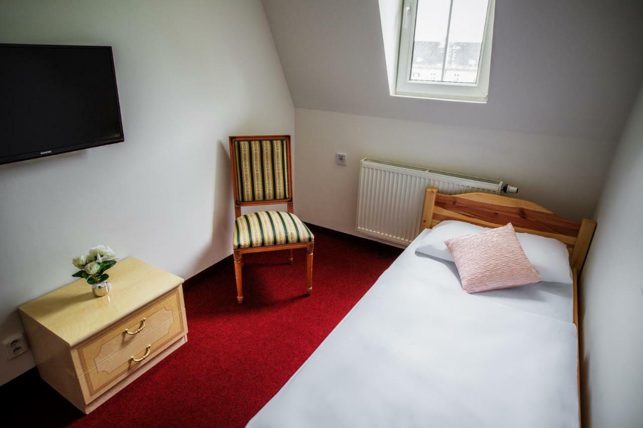 Hotel Dejmalik Litoměřice Εξωτερικό φωτογραφία
