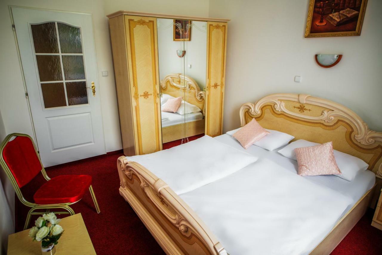 Hotel Dejmalik Litoměřice Εξωτερικό φωτογραφία