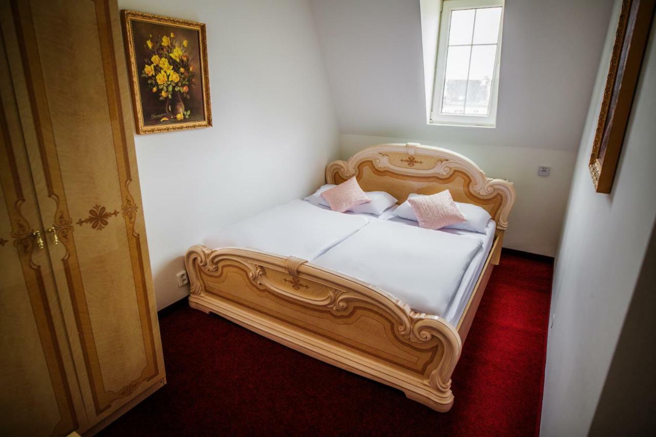 Hotel Dejmalik Litoměřice Εξωτερικό φωτογραφία